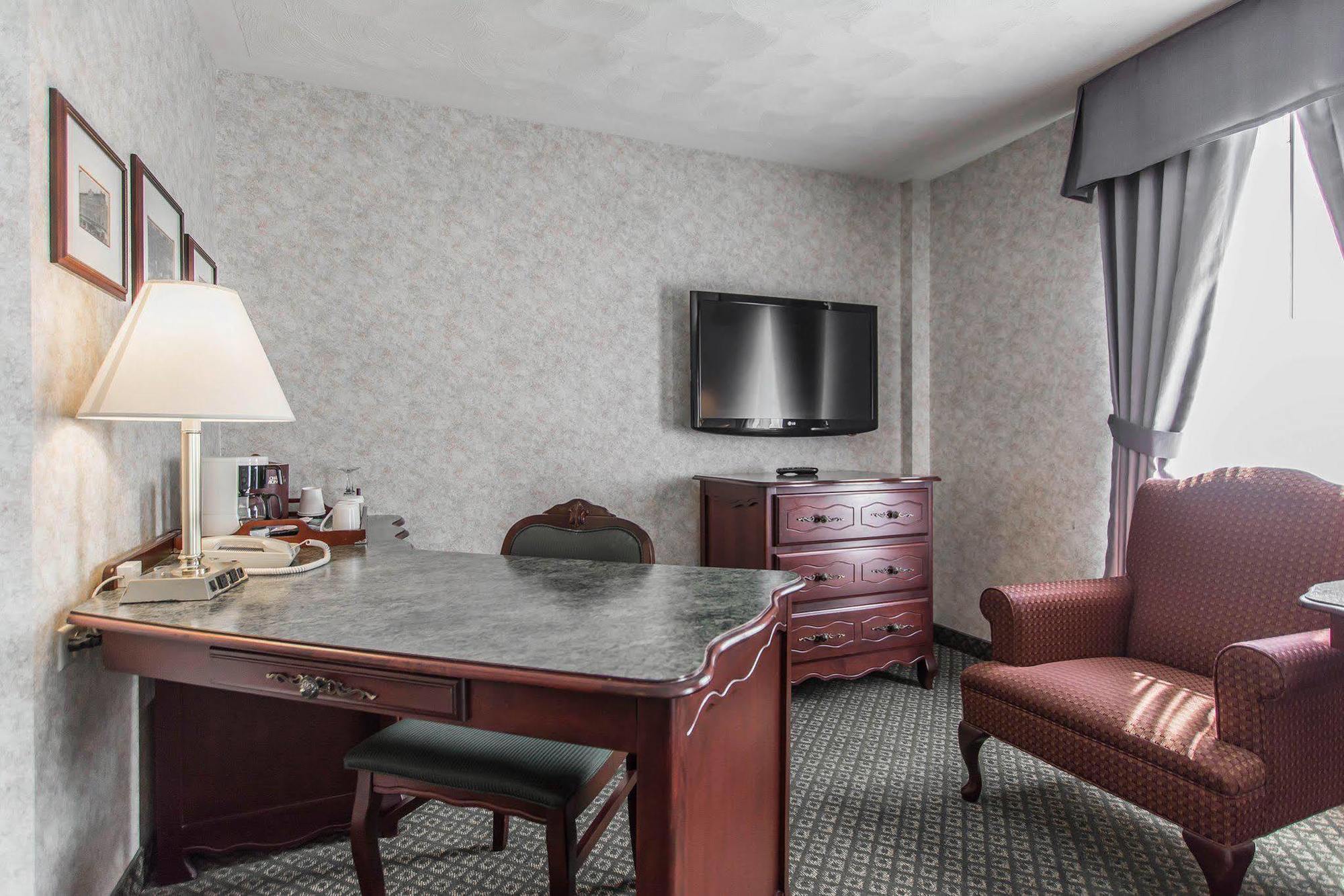 Chateau Moncton Trademark Collection By Wyndham Экстерьер фото