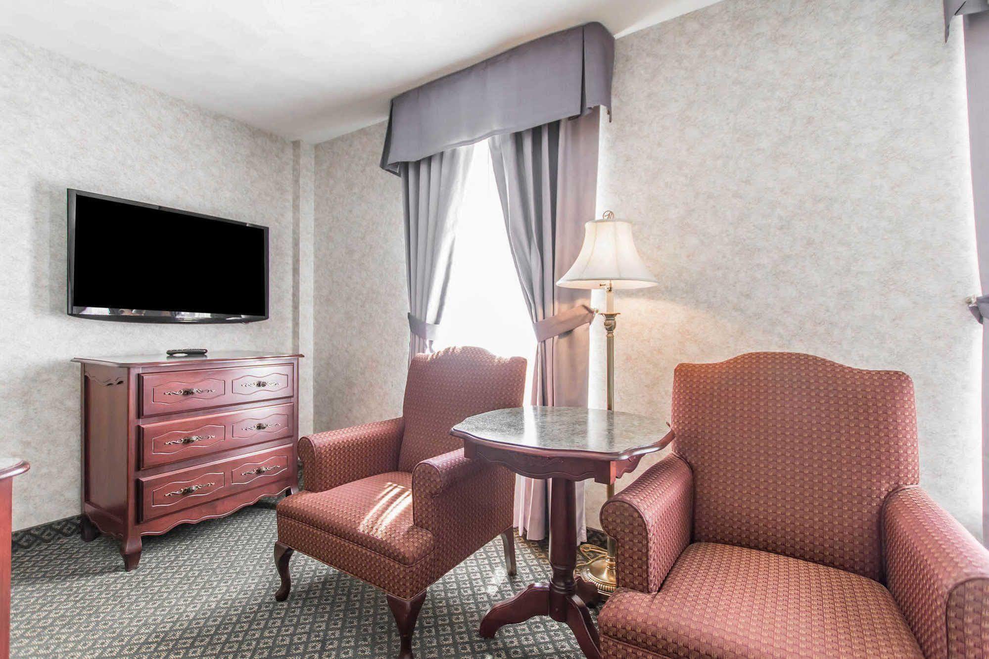 Chateau Moncton Trademark Collection By Wyndham Экстерьер фото